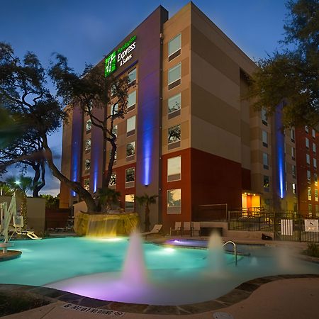 Holiday Inn Express & Suites San Antonio Medical - Six Flags By Ihg Bagian luar foto