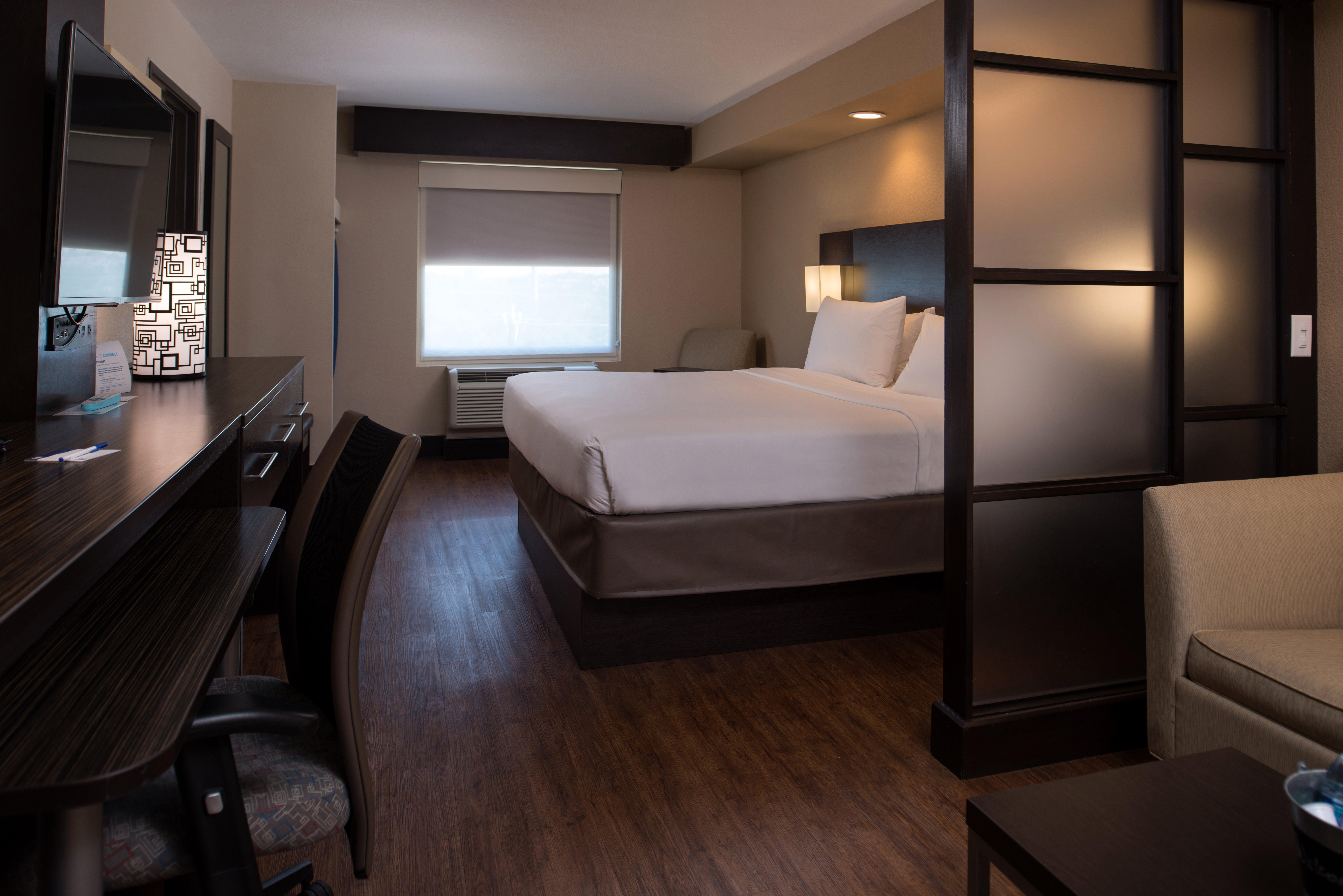 Holiday Inn Express & Suites San Antonio Medical - Six Flags By Ihg Bagian luar foto