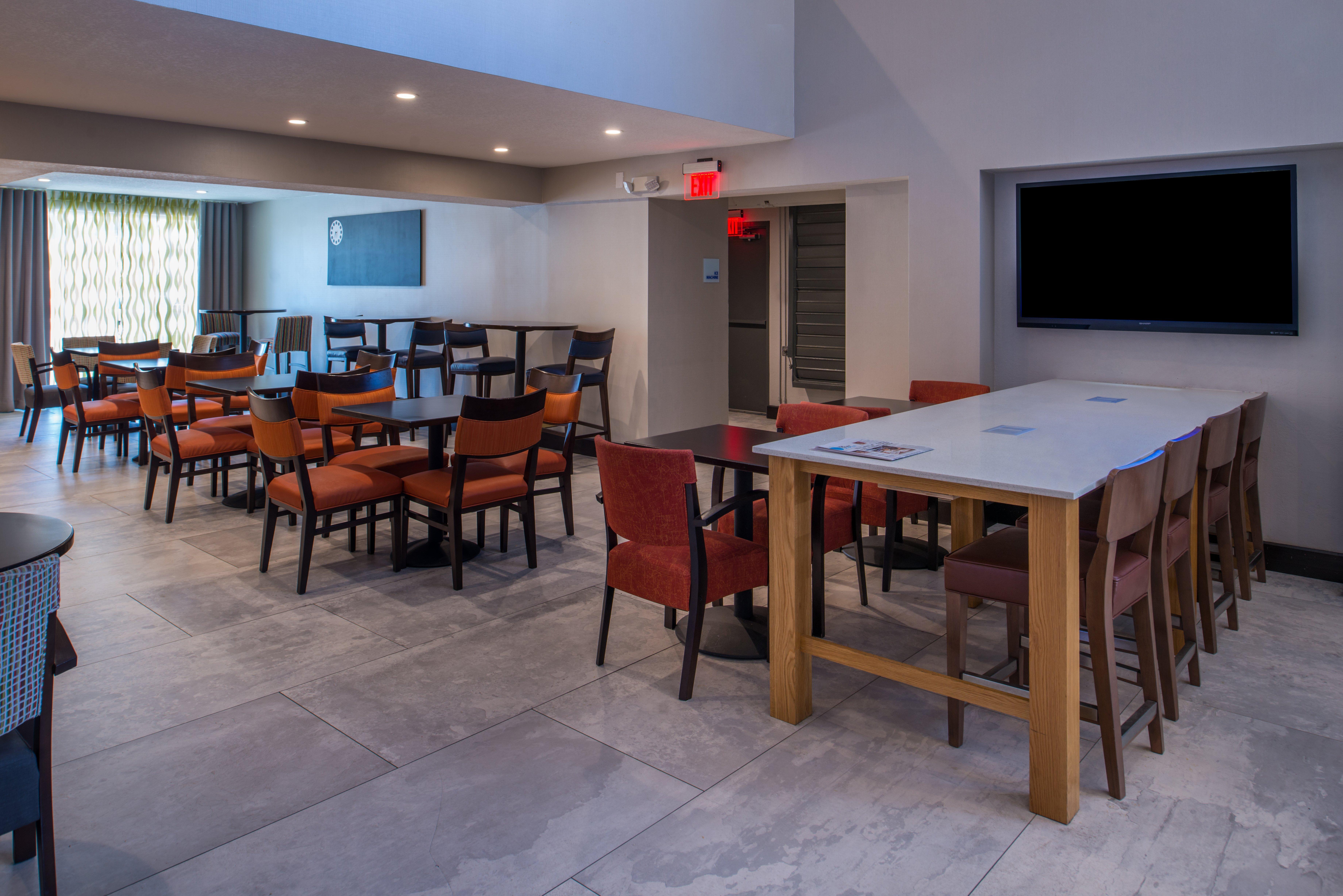 Holiday Inn Express & Suites San Antonio Medical - Six Flags By Ihg Bagian luar foto